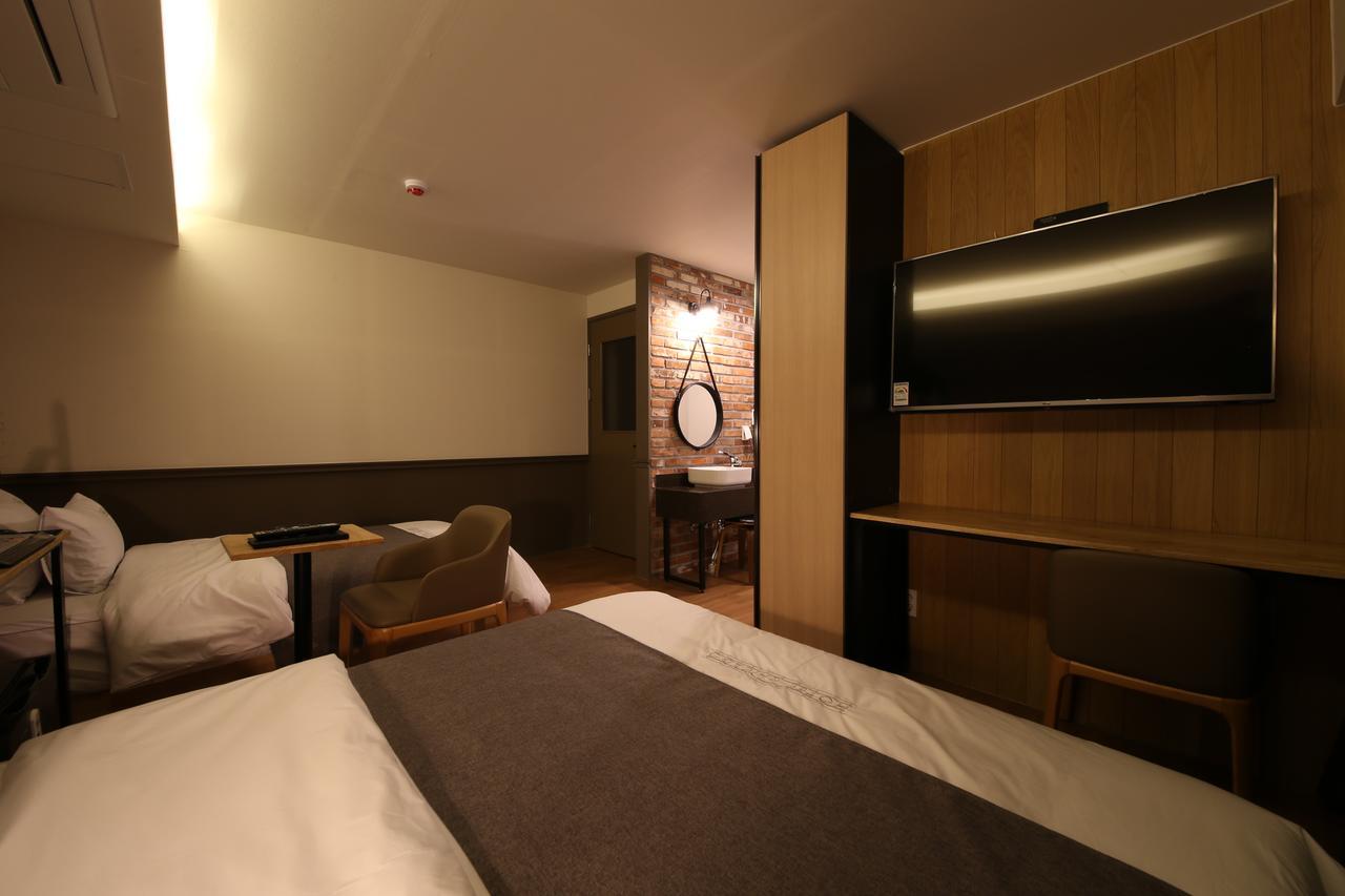 Hotel Chicago Чангуон Екстериор снимка