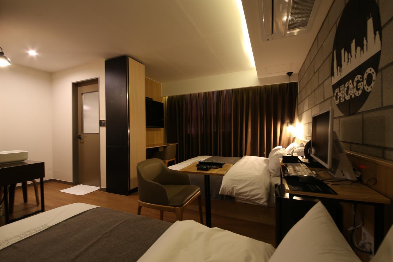 Hotel Chicago Чангуон Екстериор снимка